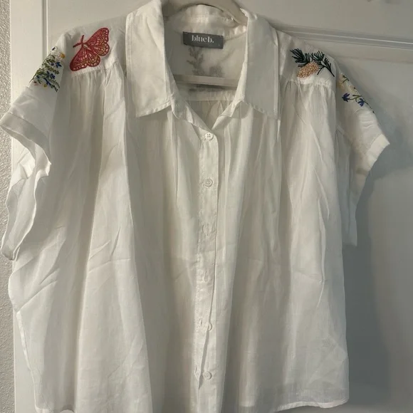Embroidered White Short-Sleeve Peasant Top - Picture 7 of 9